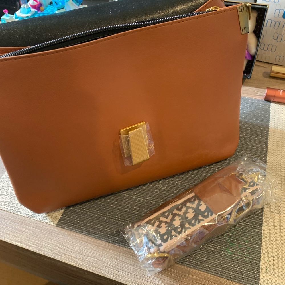Cute Crossbody - Picture 6 of 8
